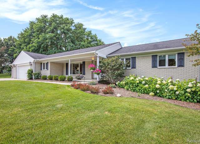 Property at 3210 S Hadley Rd, Ortonville Village, MI 48462, 3 beds, 2.5 baths