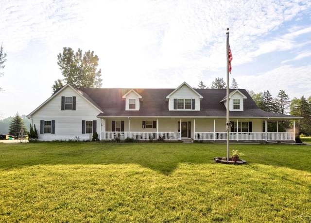 Property at 2300 Liberty Rd, Saginaw, MI 48604, 3 beds, 3 baths