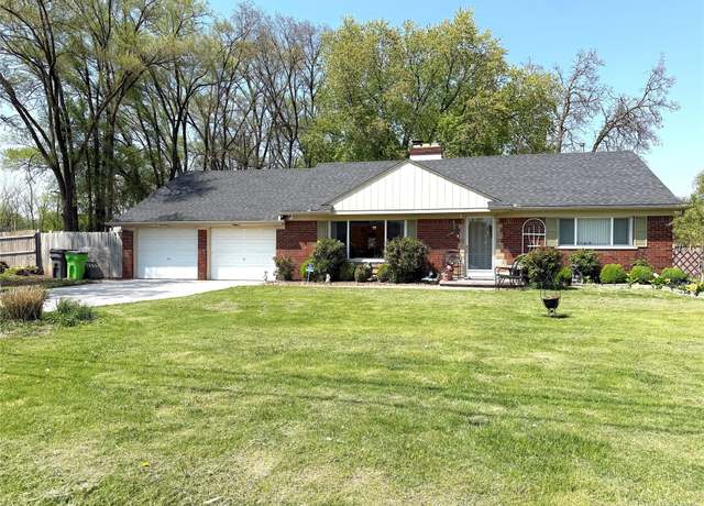 Property at 22985 Iroquois St, Clinton Township, MI 48036, 3 beds, 1 bath