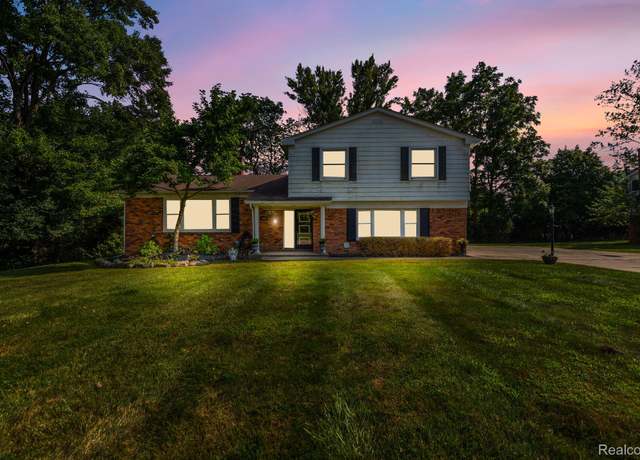 Property at 4739 Quarton Rd, Bloomfield Hills, MI 48301, 4 beds, 2.5 baths