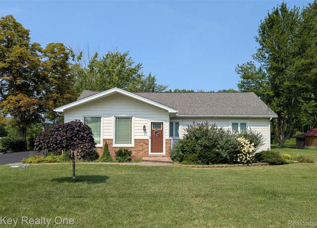 Property at 9512 Pearl Beach Blvd, Clay Township, MI 48001, 3 beds, 1.5 baths