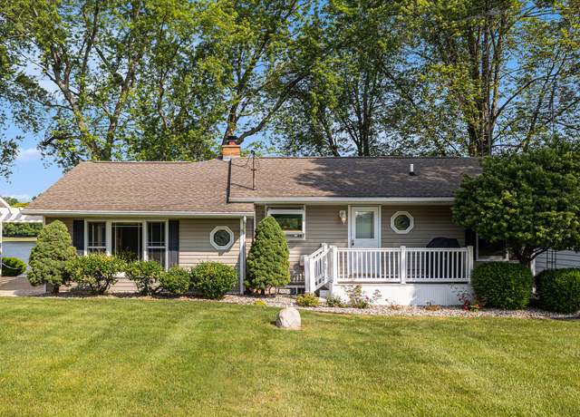 Property at 222 Crockett Dr, Quincy, MI 49082, 3 beds, 2.5 baths