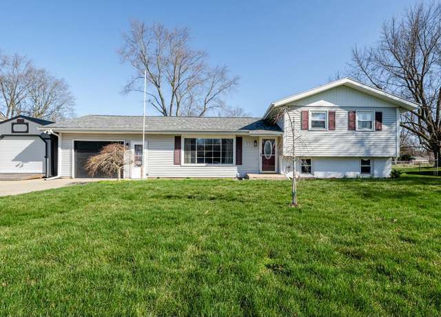 Property at 1373 Kingman Dr, St Joseph, MI 49085, 3 beds, 1.5 baths