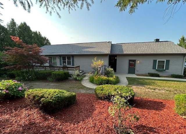 Property at 3834 Creekside Dr, Traverse City, MI 49684, 2 beds, 2 baths