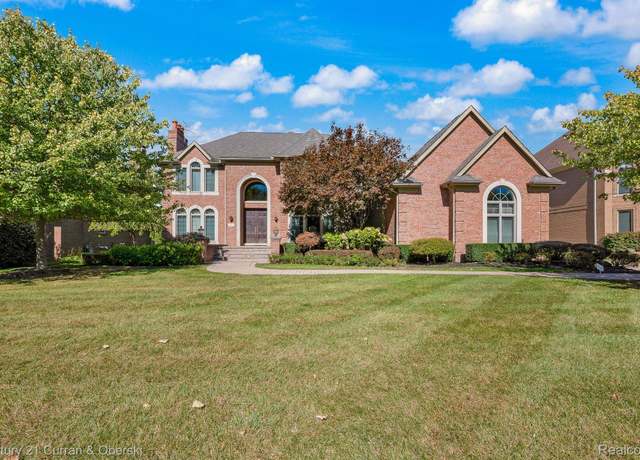 Property at 3 Cabri Ln, Dearborn Heights, MI 48127, 4 beds, 5 baths