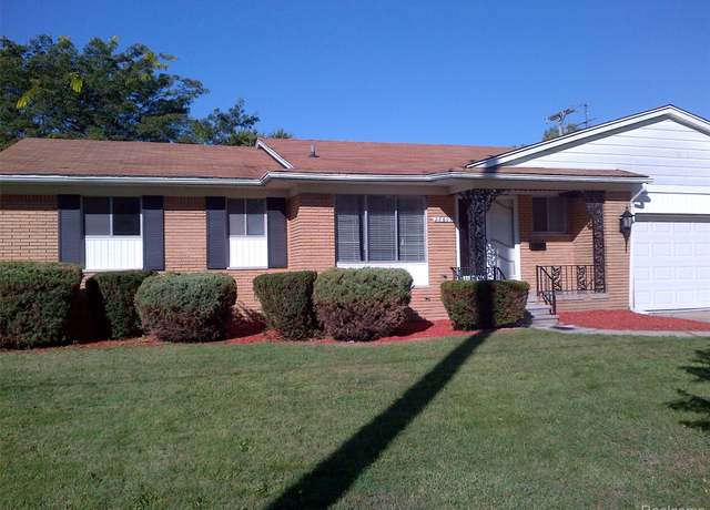 Property at 28601 Little Mack Ave, St Clair Shores, MI 48081, 3 beds, 1.5 baths