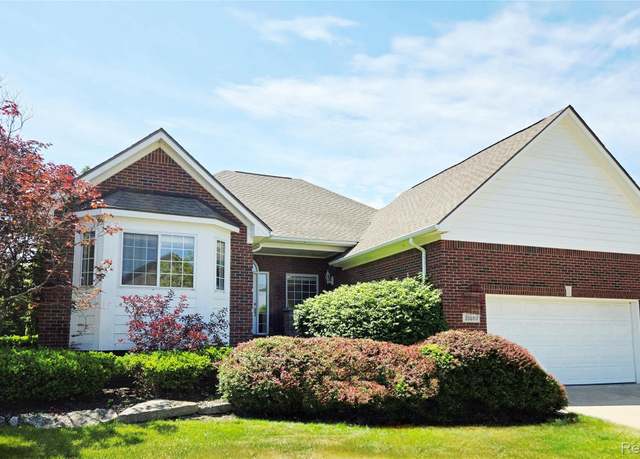 Property at 35260 Bradford Dr, New Baltimore, MI 48047, 3 beds, 2.5 baths