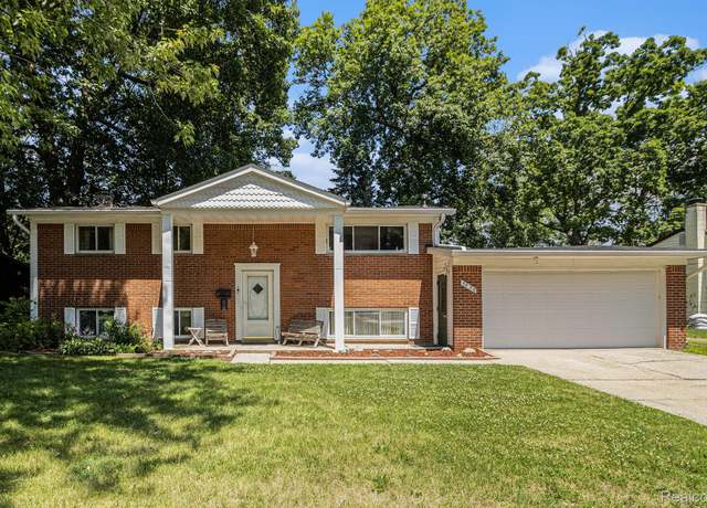 Property at 3820 Percy King Rd, Waterford, MI 48329, 4 beds, 1.5 baths