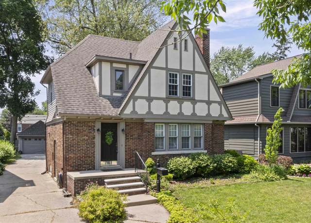 Property at 797 Lincoln Rd, Grosse Pointe, MI 48230, 3 beds, 2 baths