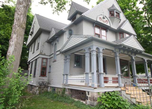 Property at 904 S Park St, Kalamazoo, MI 49001, 4 beds