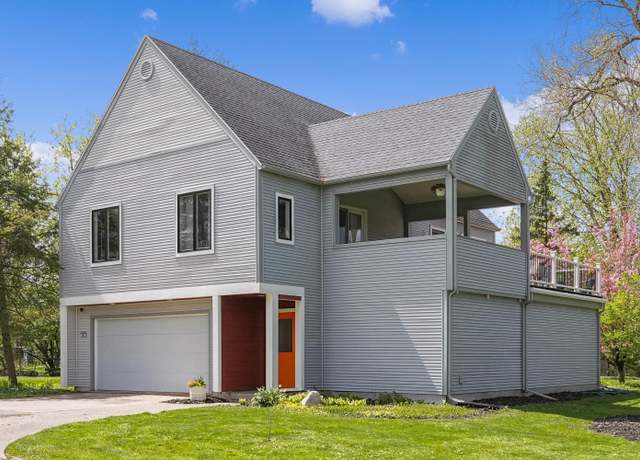Property at 349 Lakeside Dr SE, Grand Rapids, MI 49506, 3 beds, 2 baths