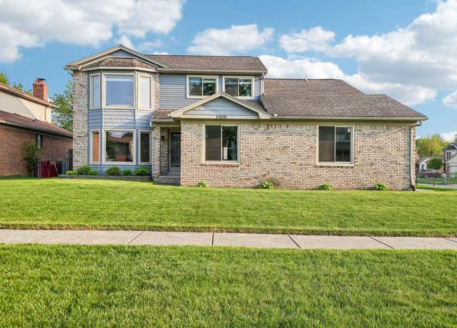 Property at 15610 Williamsburg Dr E, Macomb, MI 48044, 3 beds, 3 baths