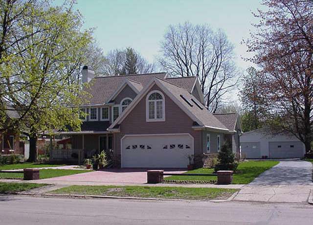 Property at 133 W Pearl St, Coldwater, MI 49036, 4 beds, 2.5 baths