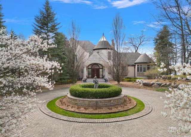 Property at 1747 Heron Ridge Dr, Bloomfield Hills, MI 48302, 6 beds, 10 baths
