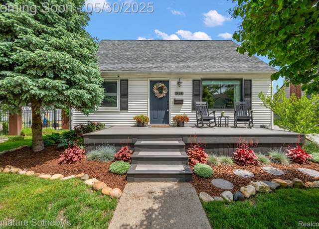 Property at 514 Gardendale St, Ferndale, MI 48220, 3 beds, 1.5 baths