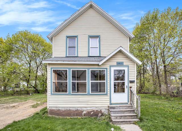 Property at 1411 Krom St, Kalamazoo, MI 49007, 5 beds, 1 bath