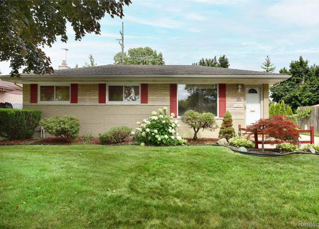 Property at 32241 Hawthorne Dr, Warren, MI 48092, 3 beds, 1.5 baths