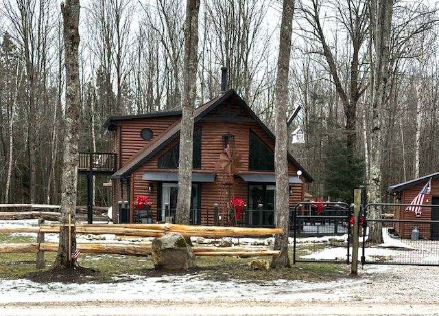 Property at 9231 W Gierke Rd, Manistique, MI 49854, 3 beds, 2 baths