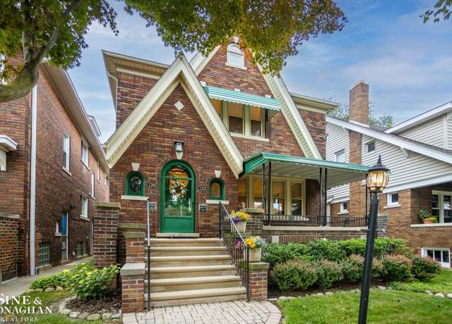 Property at 1258-1260 Lakepointe St, Grosse Pointe, MI 48230, 5 beds, 3.5 baths