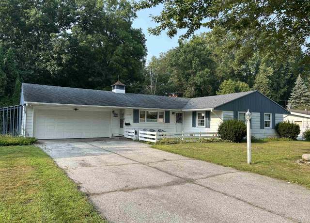 Property at 3370 Woodland Ct, Bridgeport, MI 48601, 3 beds, 2 baths