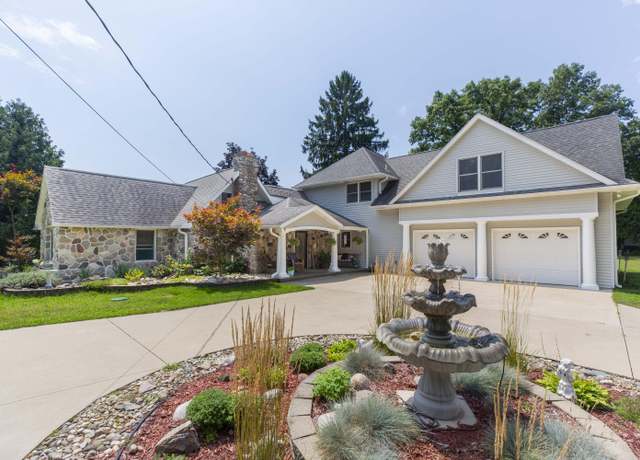 Property at 15797 Hillside Dr, Vandalia, MI 49095, 4 beds, 3.5 baths