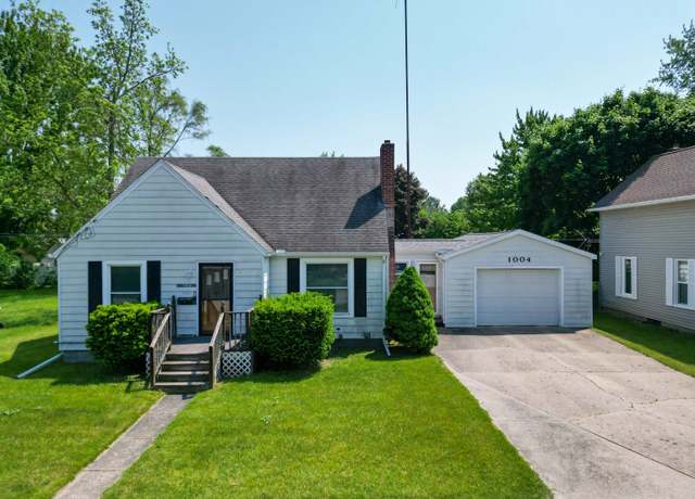 Property at 1004 Crosslanes St, Mt Pleasant, MI 48858, 3 beds, 2 baths
