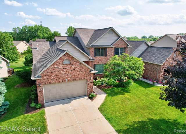 Property at 13023 Harbor Landings Dr, Fenton, MI 48430, 3 beds, 2.5 baths