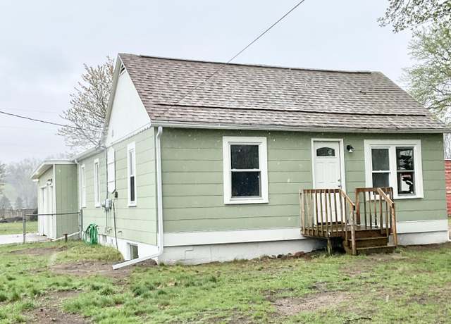 Property at 800 S Wolf Lake Rd, Muskegon, MI 49442, 3 beds, 1 bath
