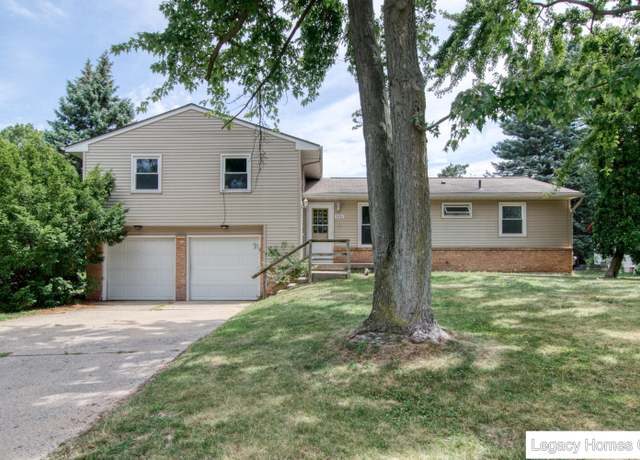 Property at 5890 Ridge Brook Dr SE #5892, Grand Rapids, MI 49508, 5 beds, 2 baths