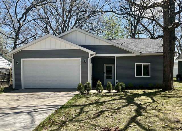Property at 939 Grant St, Traverse City, MI 49686, 2 beds, 2 baths