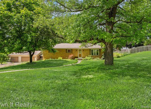 Property at 6615 Sandywell Dr, Temperance, MI 48182, 3 beds, 2.5 baths