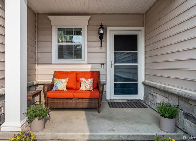 Property at 2548 Oxford Cir, Ann Arbor, MI 48103, 3 beds, 3.5 baths