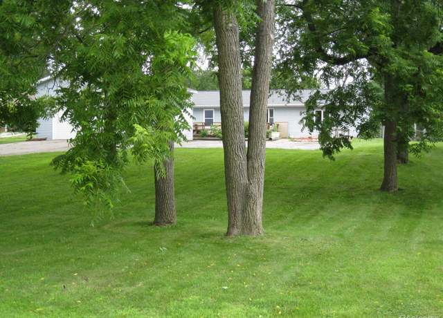 Property at 4500 Pommore Dr, Milford, MI 48380, 3 beds, 2 baths
