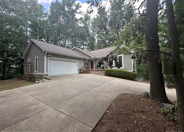 Property at 925 Sarah Rd, Putnam Township, MI 48169, 3 beds, 2 baths
