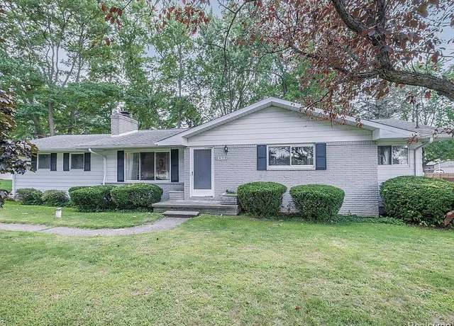 Property at 2479 N Long Lake Rd, Fenton, MI 48430, 4 beds, 2 baths