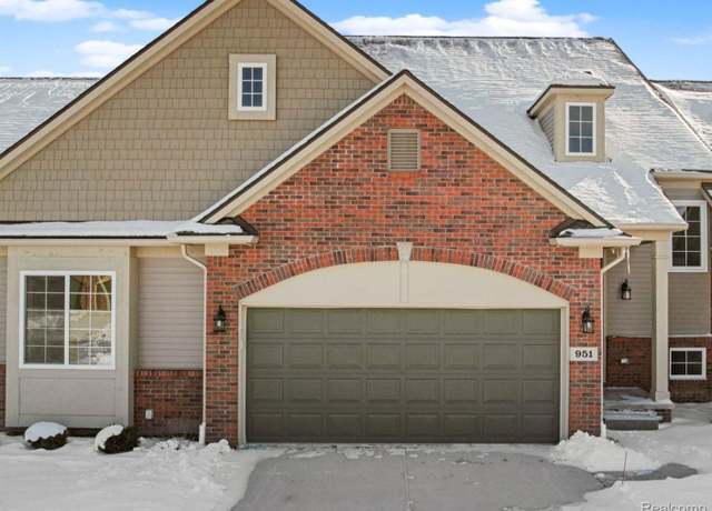 Property at 9056 Rhyan Rd, White Lake Charter Township, MI 48386, 2 beds, 2.5 baths