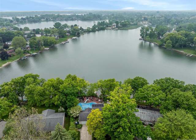 Property at 3379 Wormer Drive Dr, Waterford, MI 48329, 4 beds, 2.5 baths