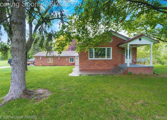 Property at 30449 Hickey Rd, Chesterfield, MI 48051, 3 beds, 1.5 baths