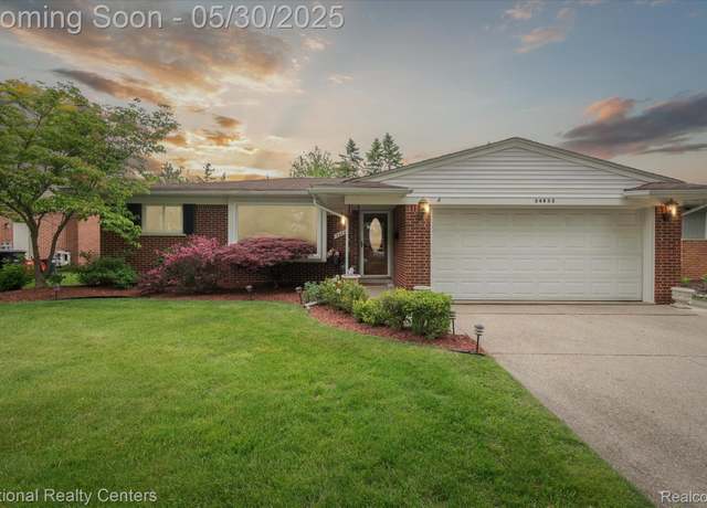 Property at 34852 Grove Dr, Livonia, MI 48154, 4 beds, 2.5 baths