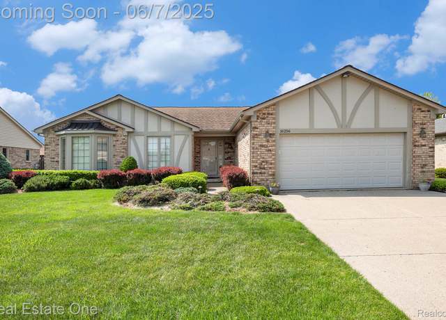 Property at 16256 Karen Dr, Clinton Township, MI 48038, 3 beds, 2 baths