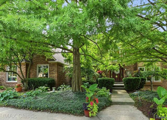Property at 13507 Westbrook Rd, Plymouth, MI 48170, 4 beds, 3.5 baths