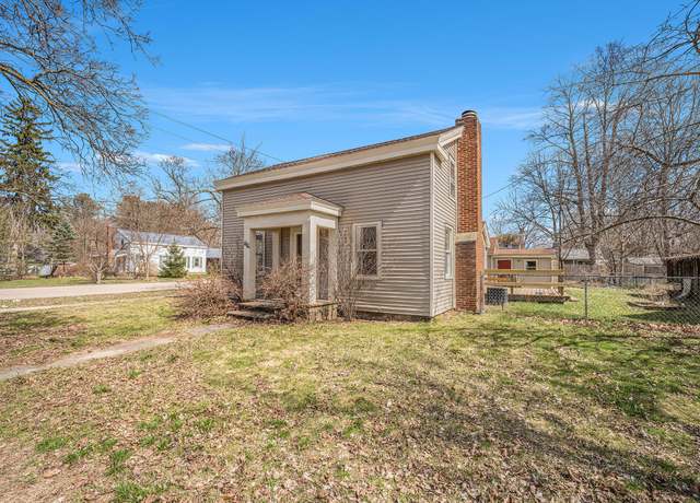 Property at 414 N Niles St, Paw Paw, MI 49079, 4 beds, 1.5 baths