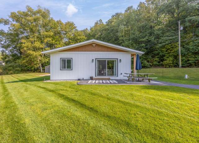 Property at 5051 Bliss Ln, Newaygo, MI 49337, 3 beds, 2 baths