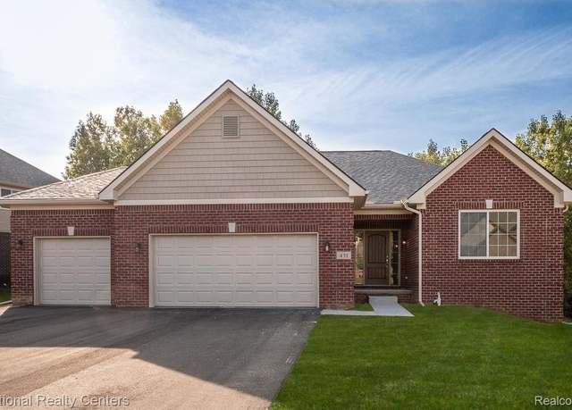 Property at 53195 Woodland Mdws, Chesterfield, MI 48047, 3 beds, 2 baths