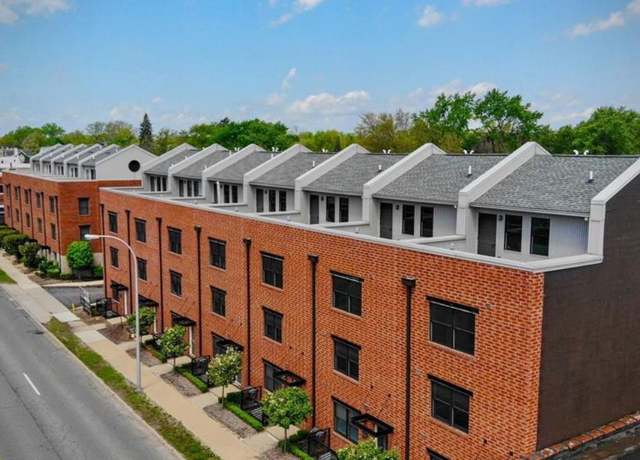 Property at 642 W 11 Mile Rd, Royal Oak, MI 48067, 2 beds, 2.5 baths