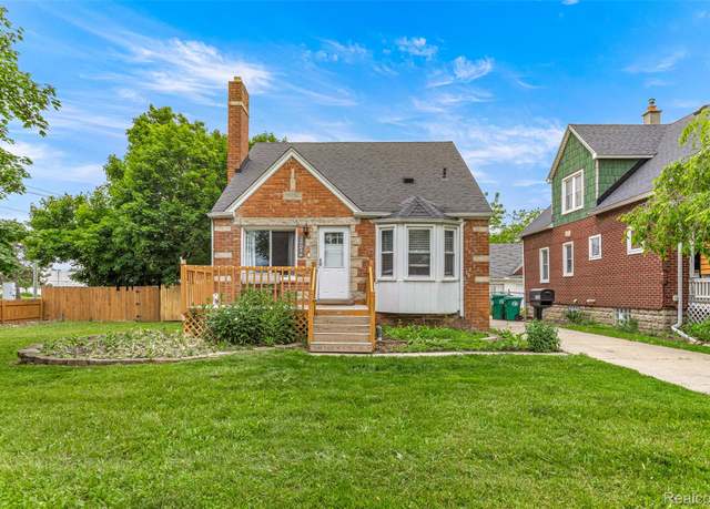 Property at 29046 Krauter St, Dearborn Heights, MI 48135, 3 beds, 1 bath