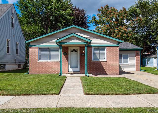 Property at 17595 Longfellow St, Roseville, MI 48066, 3 beds, 1 bath