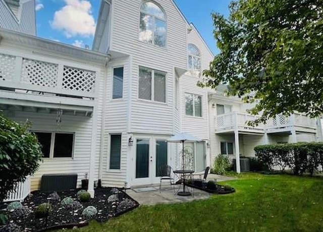 Property at 24109 Tana Ct, Farmington Hills, MI 48335, 2 beds, 2.5 baths
