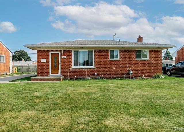 Property at 15846 Chestnut St, Roseville, MI 48066, 3 beds, 2 baths