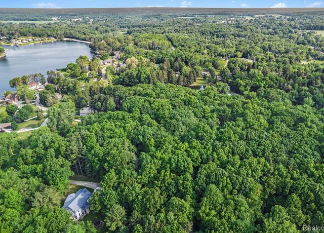 Property at 0 Parkwood Dr, Fenton, MI 48430